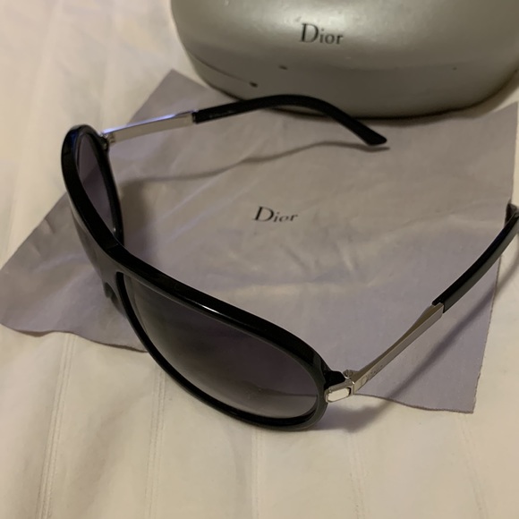 Christian Dior Sunglasses - Picture 3 of 4